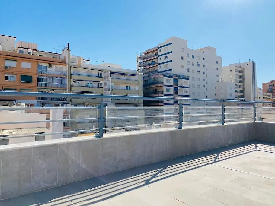דירות פואנגירולה Atico Con Gran Terraza En El Centro A 50 Metros De La Playa 0*,  ספרד