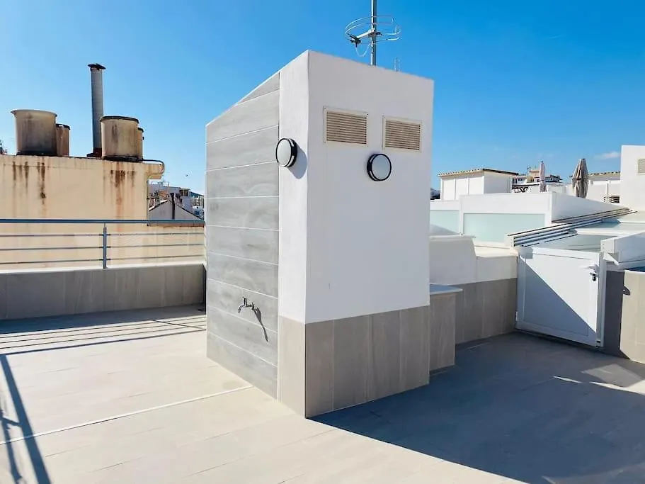דירות פואנגירולה Atico Con Gran Terraza En El Centro A 50 Metros De La Playa ספרד